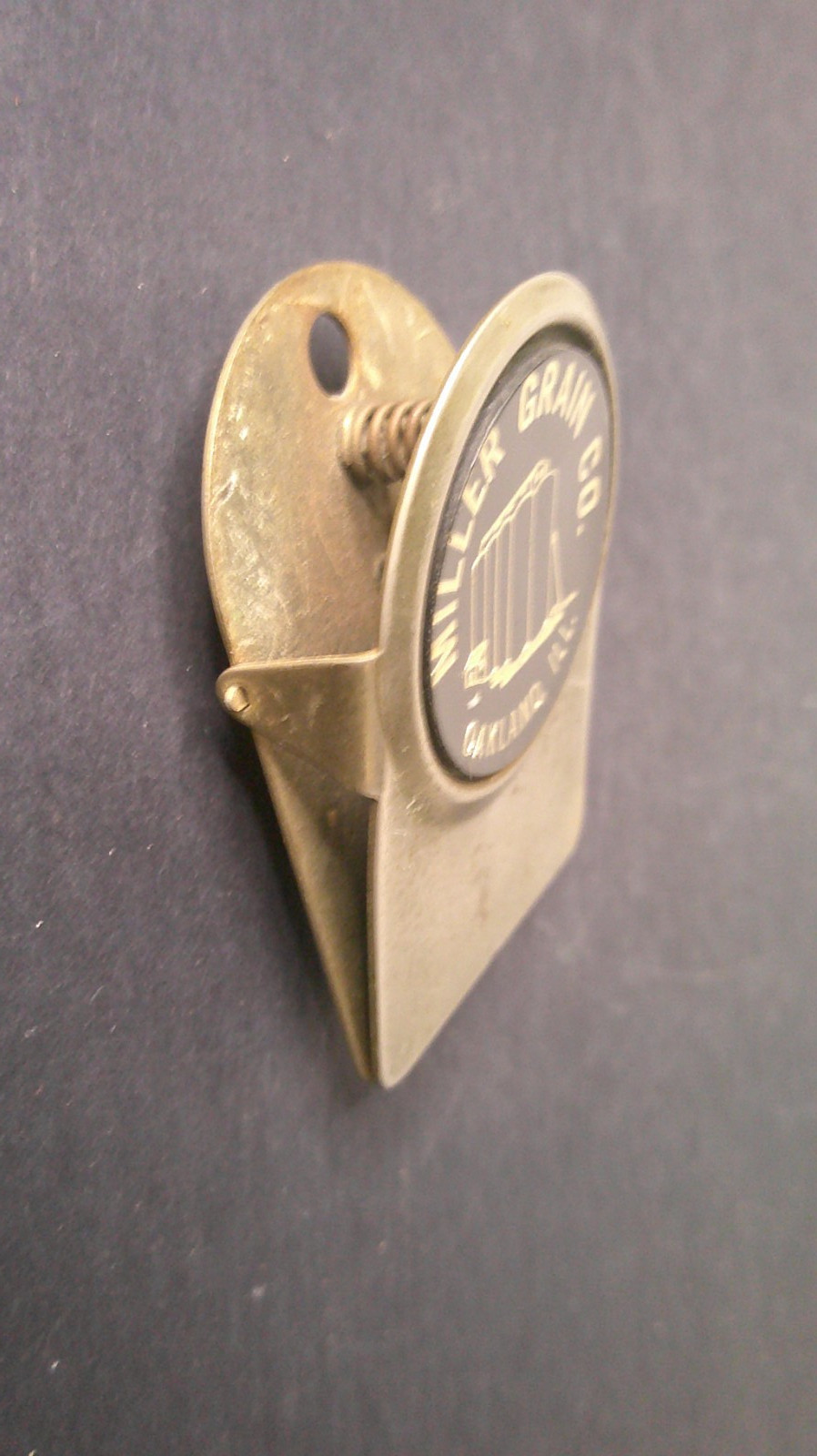 vintage marnetic clip for refrigerator to hold notes Miller Grain Oakland, Ill.