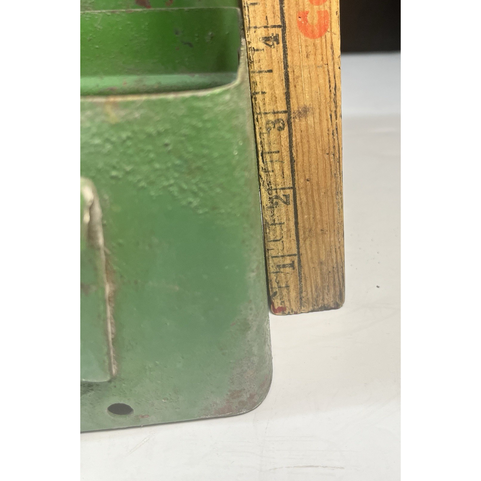 Vintage Unbranded Metal Tractor Toolbox 18x6x4 tall Lid No Latches Green Painted