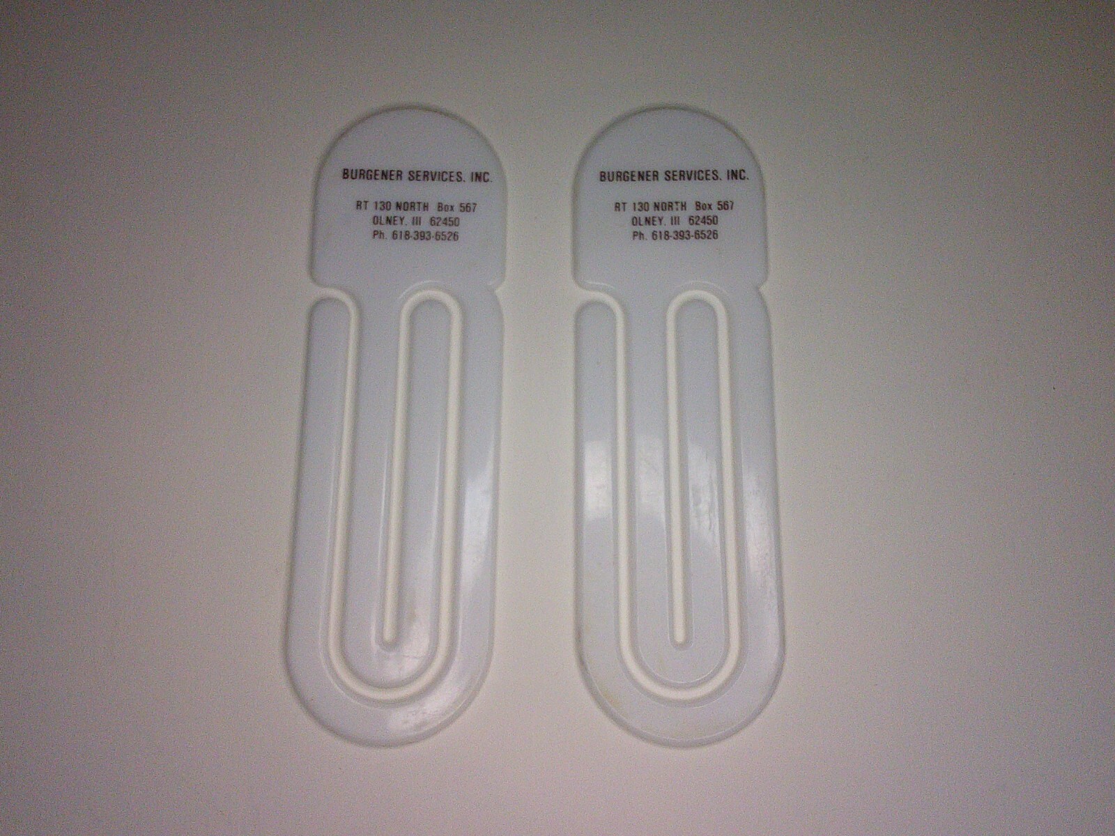 Burgener services Only, Ill 2 large plastic paper clips in excellent cond. Z150
