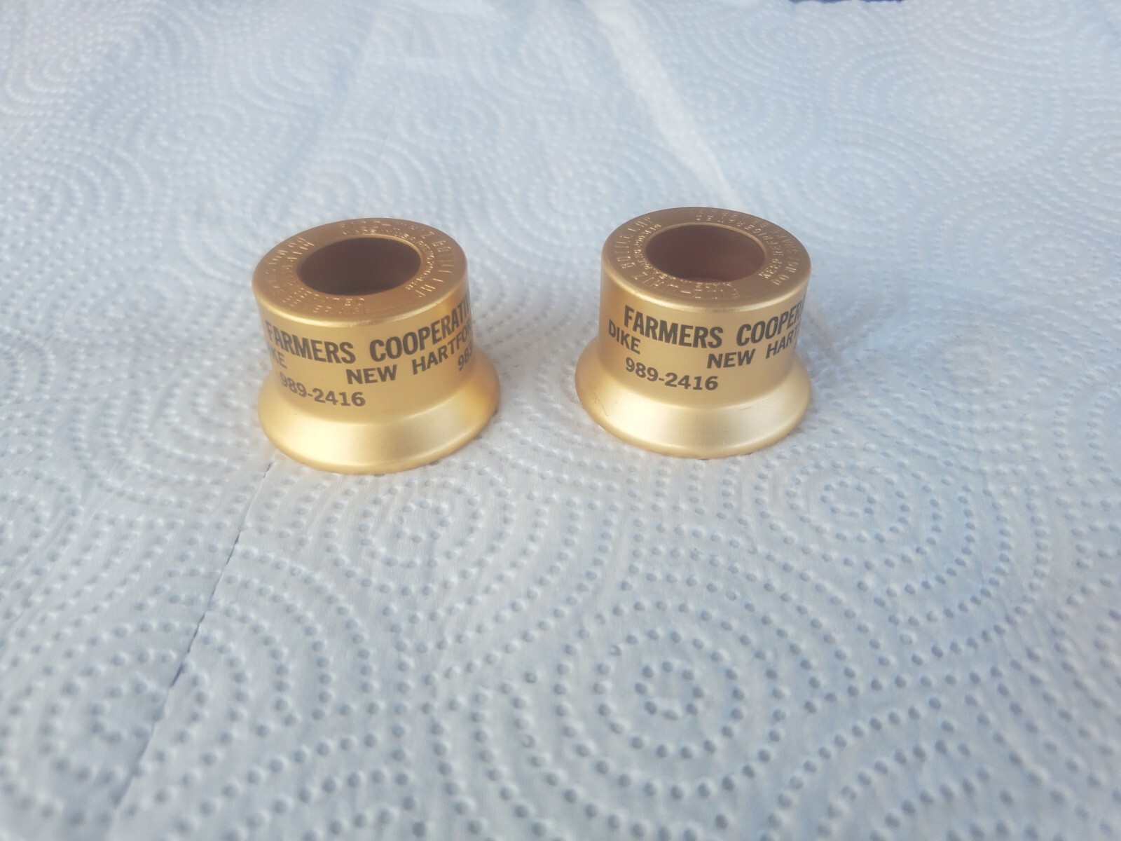 2 Metal Bottle Cappers Land O Lakes Felco Dike New Hartford Iowa Farmers Co-op