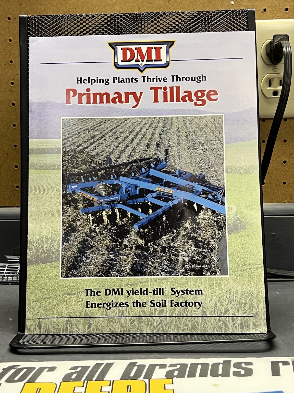 1990s DMI Farm Equipment Primary Tillage Goodfield, IL Ecolo Tiger Brochure