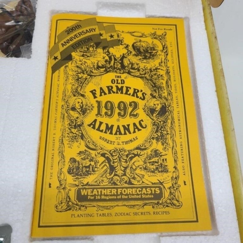 Old Farmers Almanac 1792 -1992 Anniversary Classic Truck Bank Collection Vintage