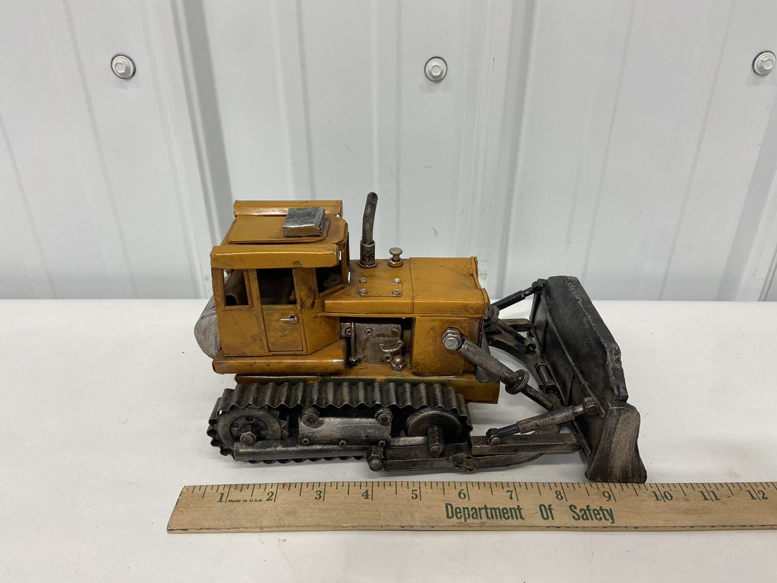 Vintage Bulldozer Metal Scale Model 10&Prime; Collector Construction Bulldozer