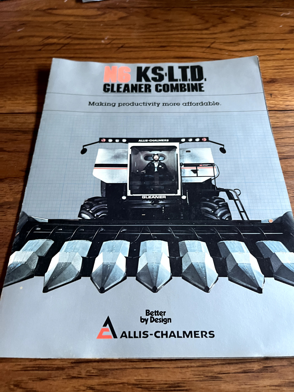 Allis Chalmers N6 Gleaner Combines For 1983 Brochure FCCA