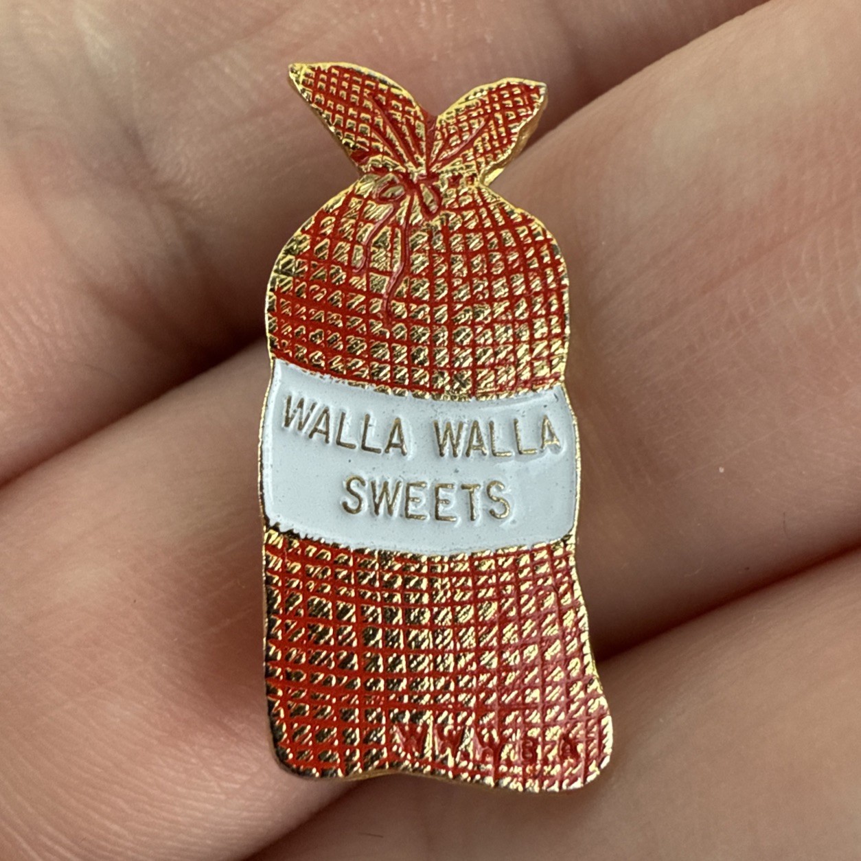 1 Walla Walla Sweet Onion Sack Advertising Pin Washington State Agriculture Farm