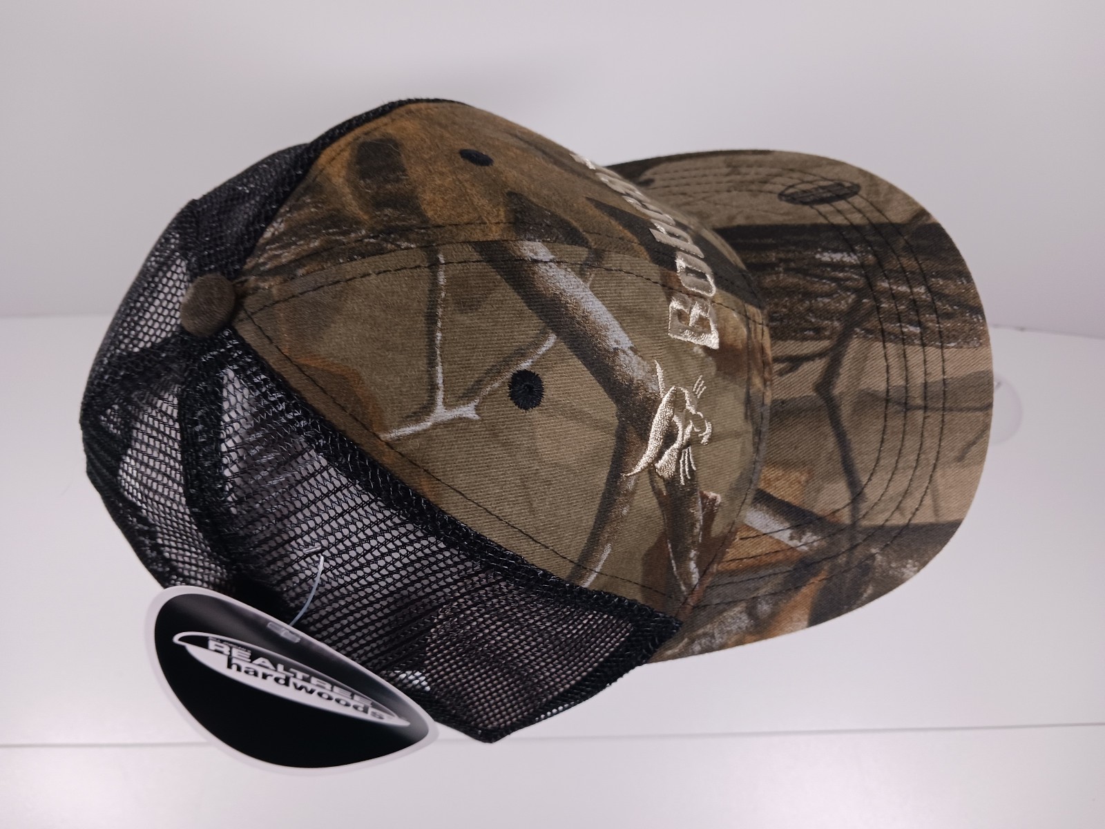 Bobcat Mesh Trucker Hat Cap RealTree Hardwoods Camouflage Camo Black – New