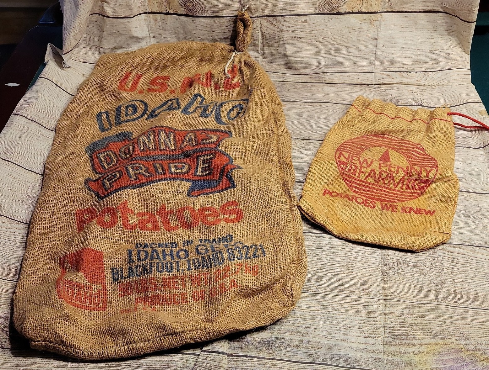 Vintage  » Donna&rsquo;s PRIDE » Potato Idaho 50 lbs sack and « New Penny FARM » Potatoes