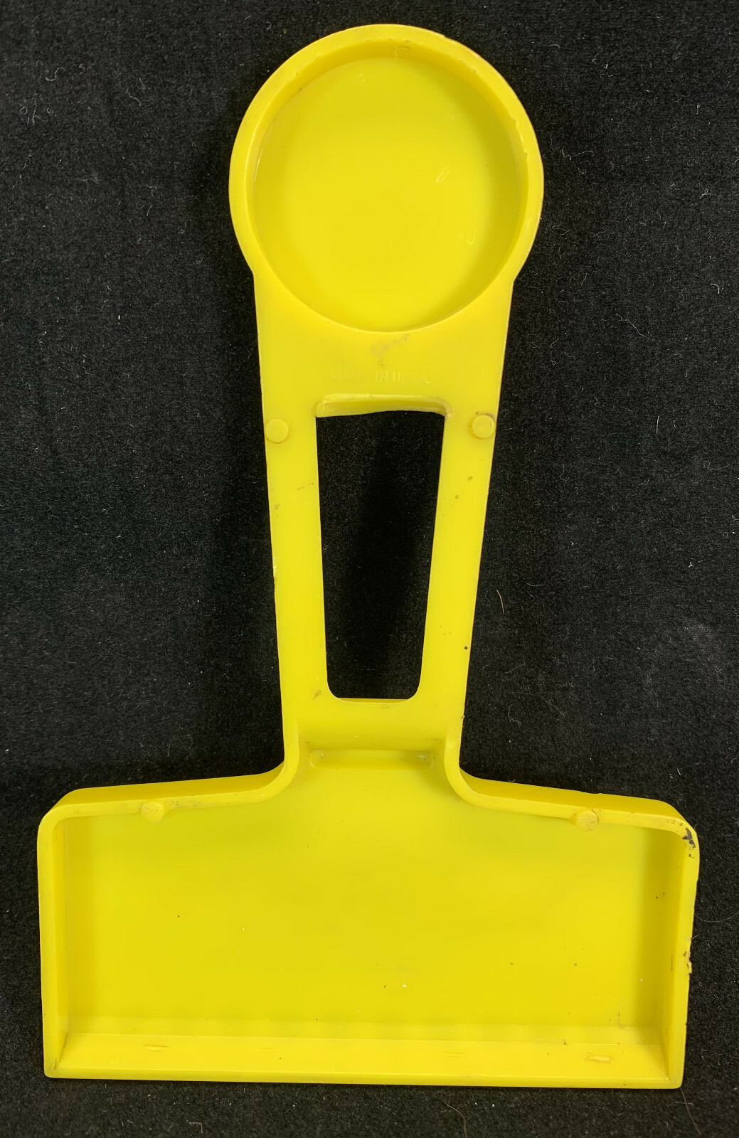 Heinold Hog Market Yellow Plastic Vintage Ice Scraper Marengo Illinois 1957 USA