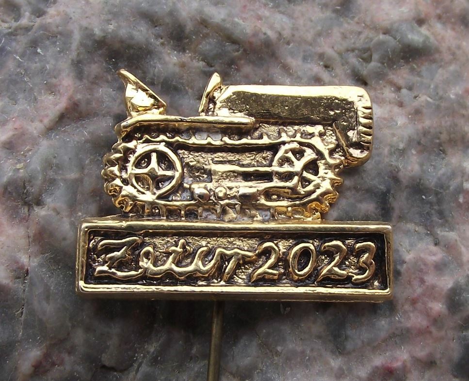 Antique Zetor 2023 Agricultural Czech Farming Farm Tracked Tractor Pin Badge