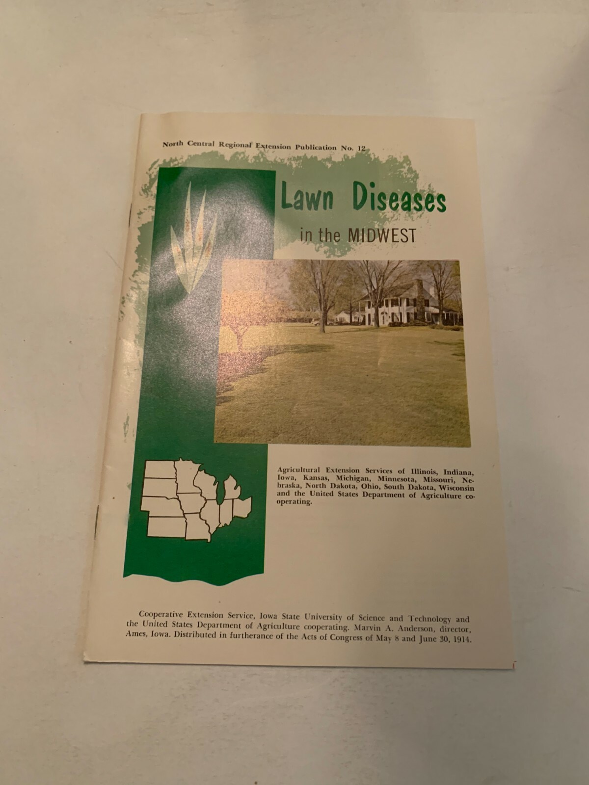 1968 Lawn Diseases In The Midwest Cooperative Extension Services Iowa Booklet