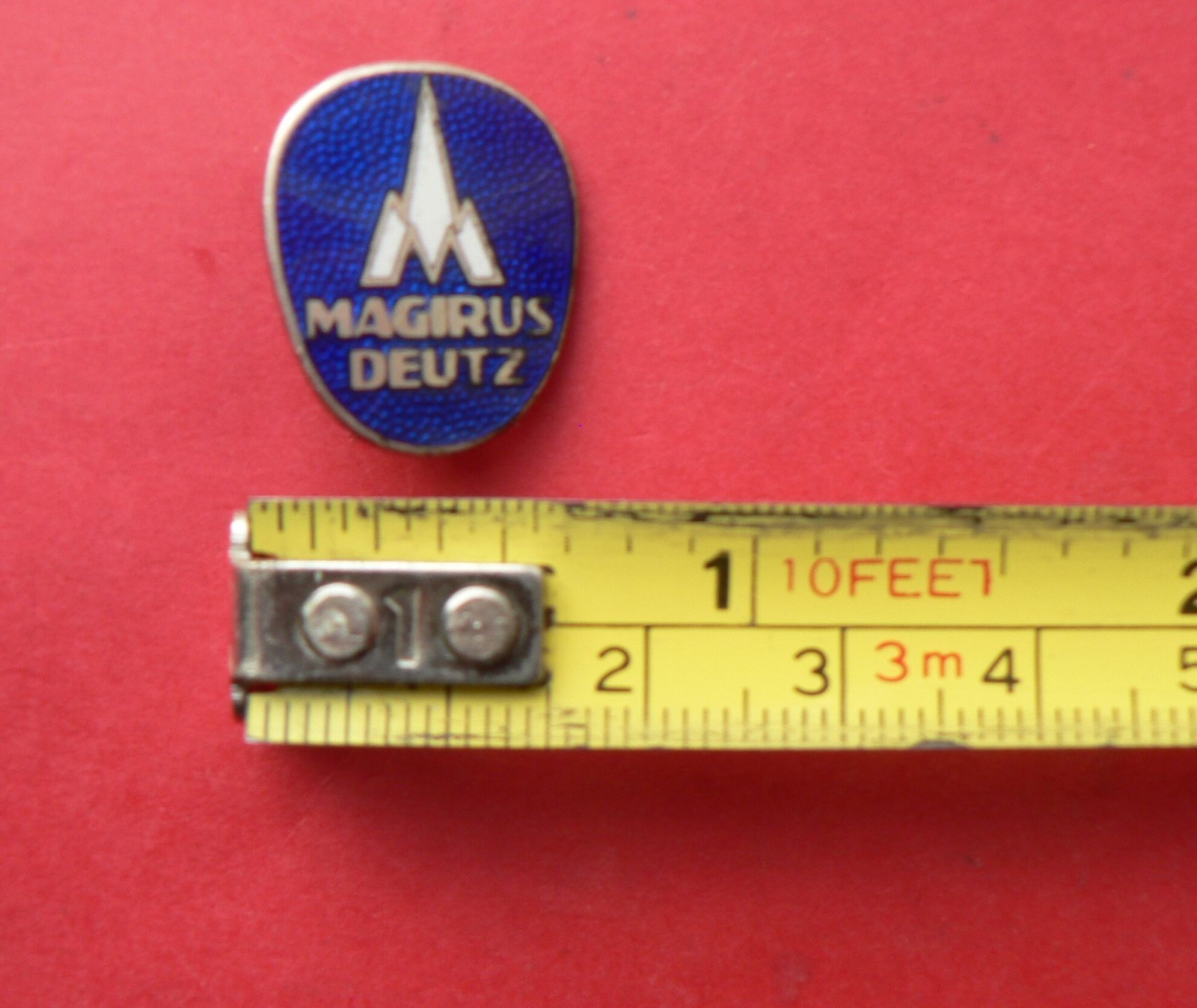 LAPEL pin badge MAGIRUS DEUTZ TRACTOR 60s ENAMEL {36}