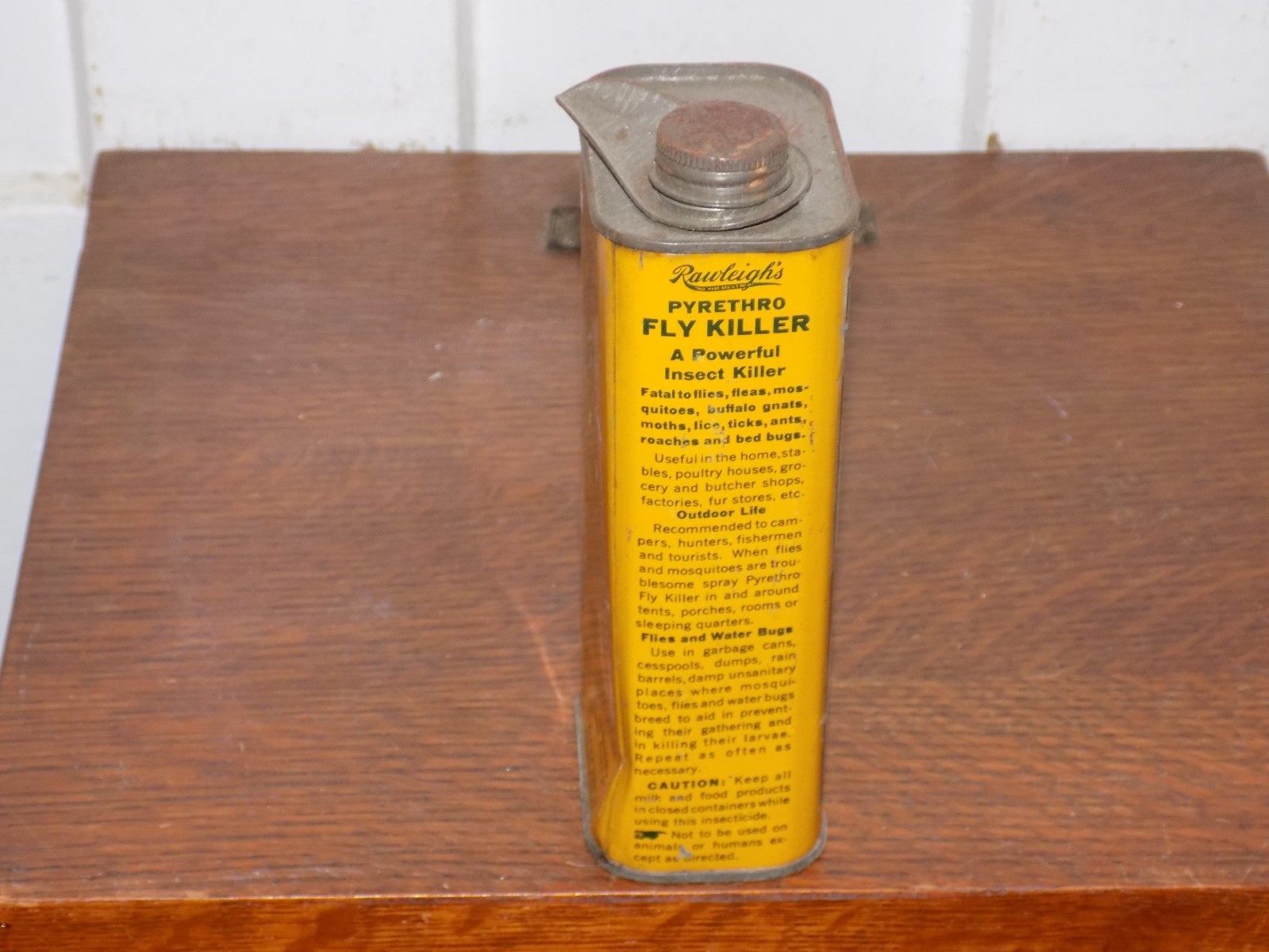 Vintage Rawleigh’s Fly Killer EMPTY 18 Ounce Tin