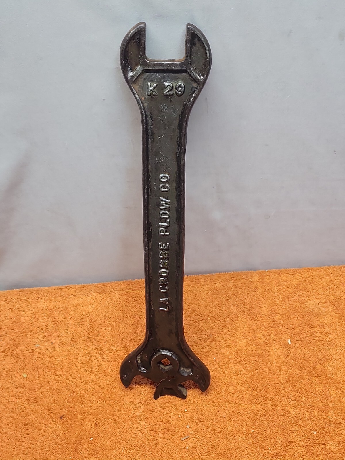 H•Vintage 14&Prime; La Crosse Plow Co. K29 Wrench- Back Side Ruler Marked – Nice