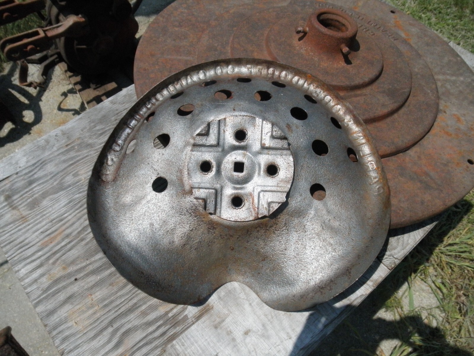 NOS PARLIN & ORENDORFF CO CANTON ILL USA raised lettering METAL SEAT TRACTOR