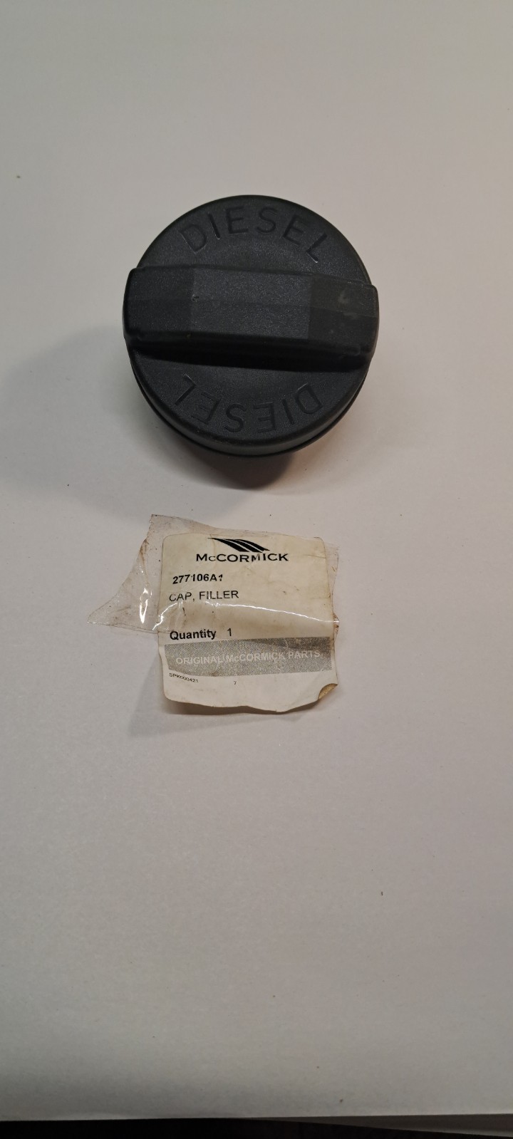 Fuel Filler Cap Fits McCormick Replaces 277106A1