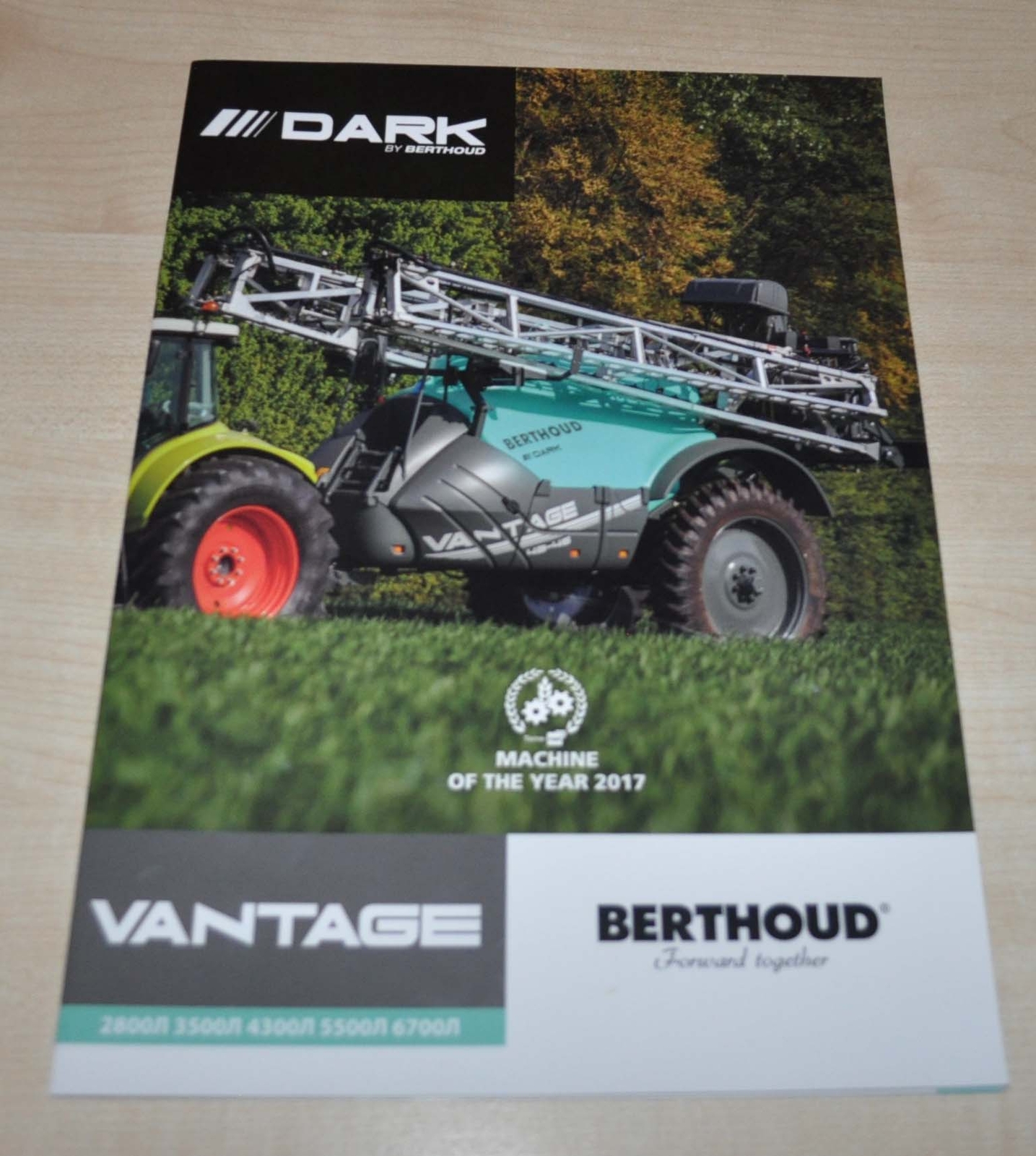 Berthoud Dark Tracker Trailed Sprayer Agricultural Machinery Brochure Prospekt