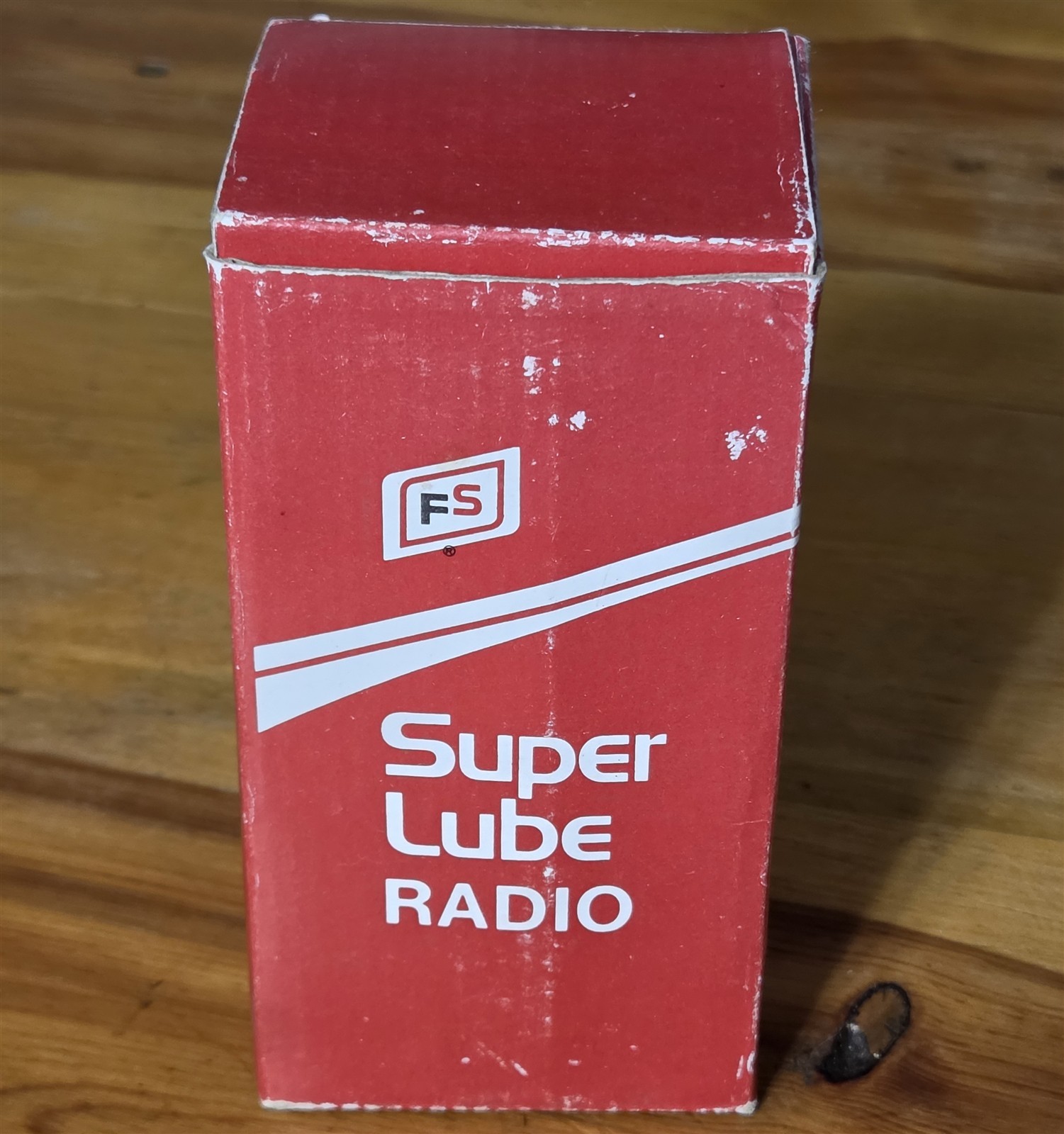VINTAGE FS NIB SUPER LUBE MOTOR OIL CAN TRANSISTER RADIO TESTED WORKING 5&Prime; TALL
