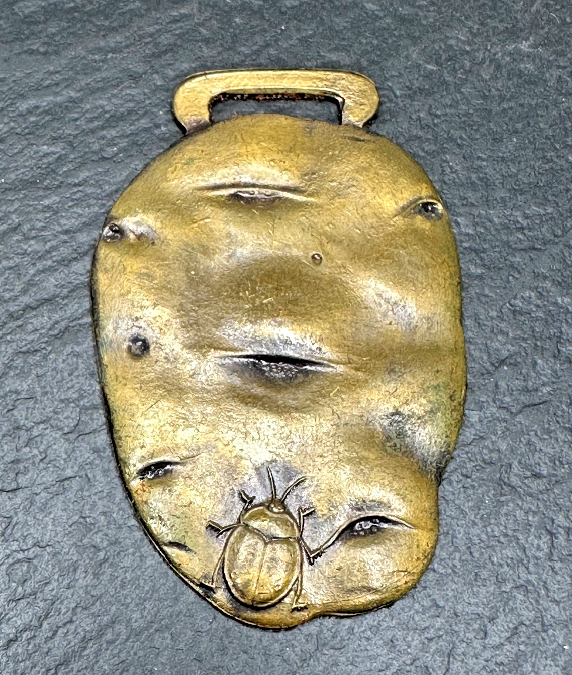 VINTAGE IRON AGE POTATO MACHINERY « THE POTATO » WATCH FOB WITHOUT ADVERT N809