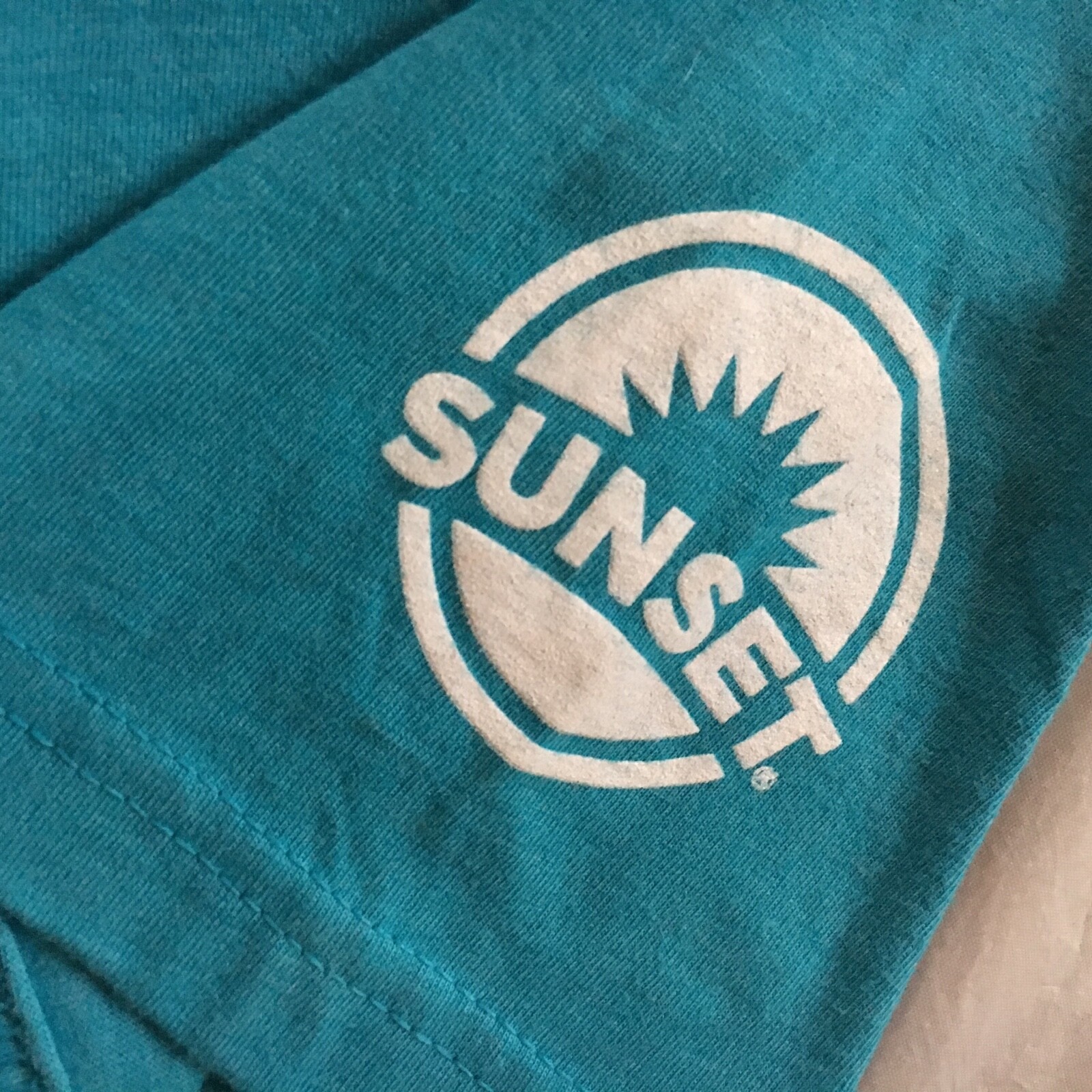 two sided SUNSET ALOHA t-shirt – GREENHOUSE PRODUCE flavor paradise – NEW – (L)