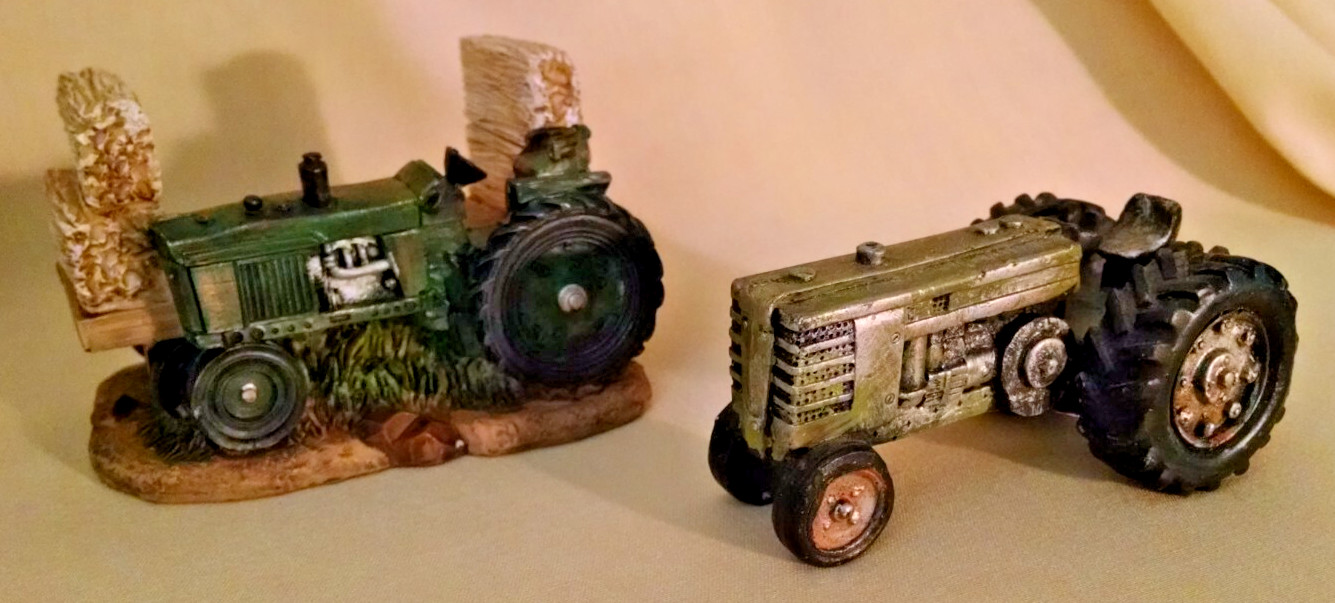 TRACTOR LOT RESIN FIGURE FIGURINE HAY WAGON GREEN SILVER MAYRICH CO CHINA.