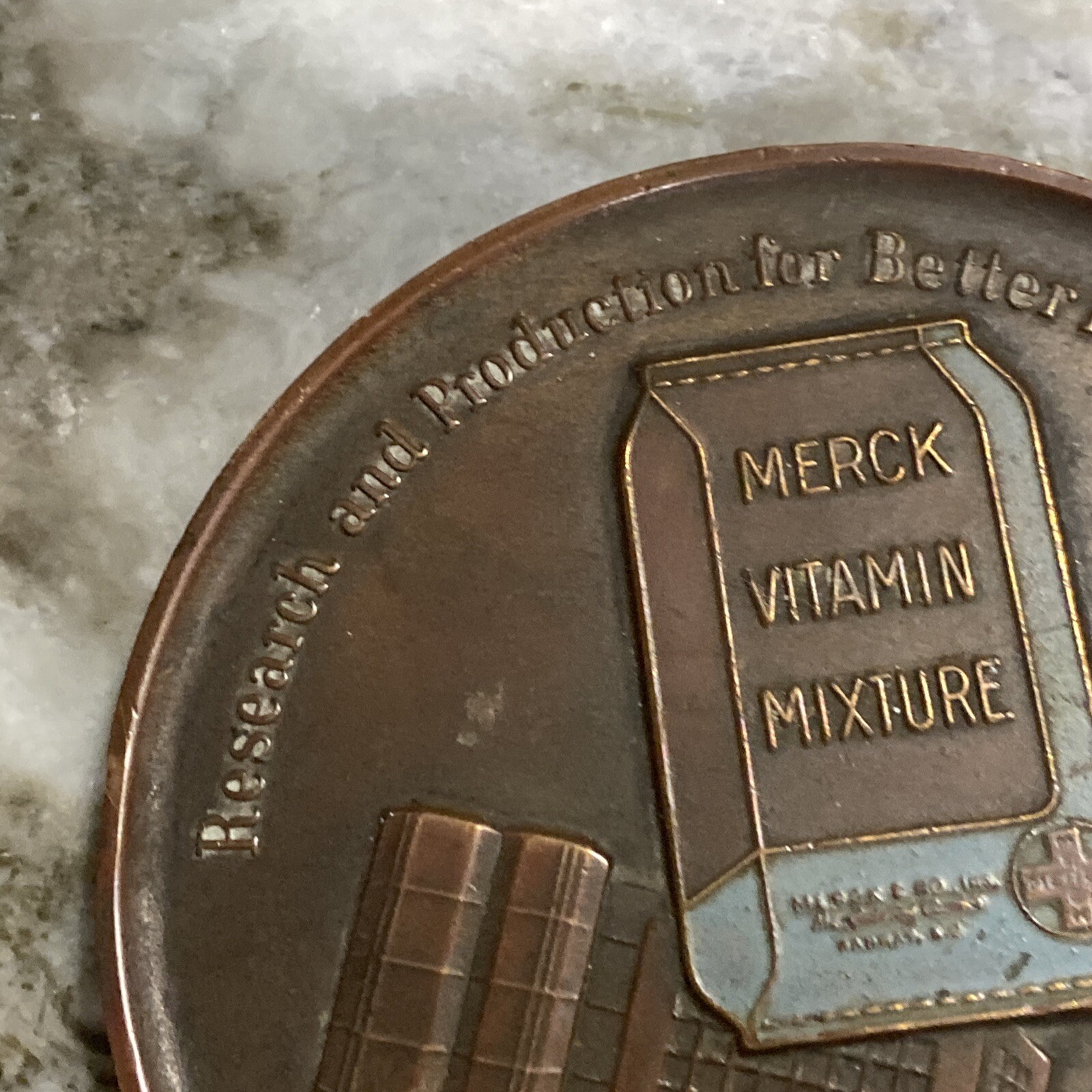 Brass 1954 MERCK Animal Vitamin PHARMACEUTICAL PAPERWEIGHT NEW ST. LOUIS PLANT
