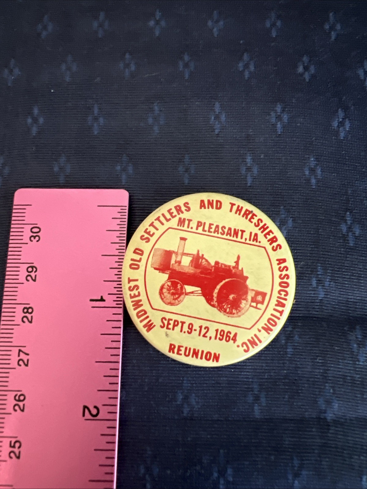 *1964 Midwest Old Settler Thresher Reunion Mt Pleasant IA Pinback Button Tractor