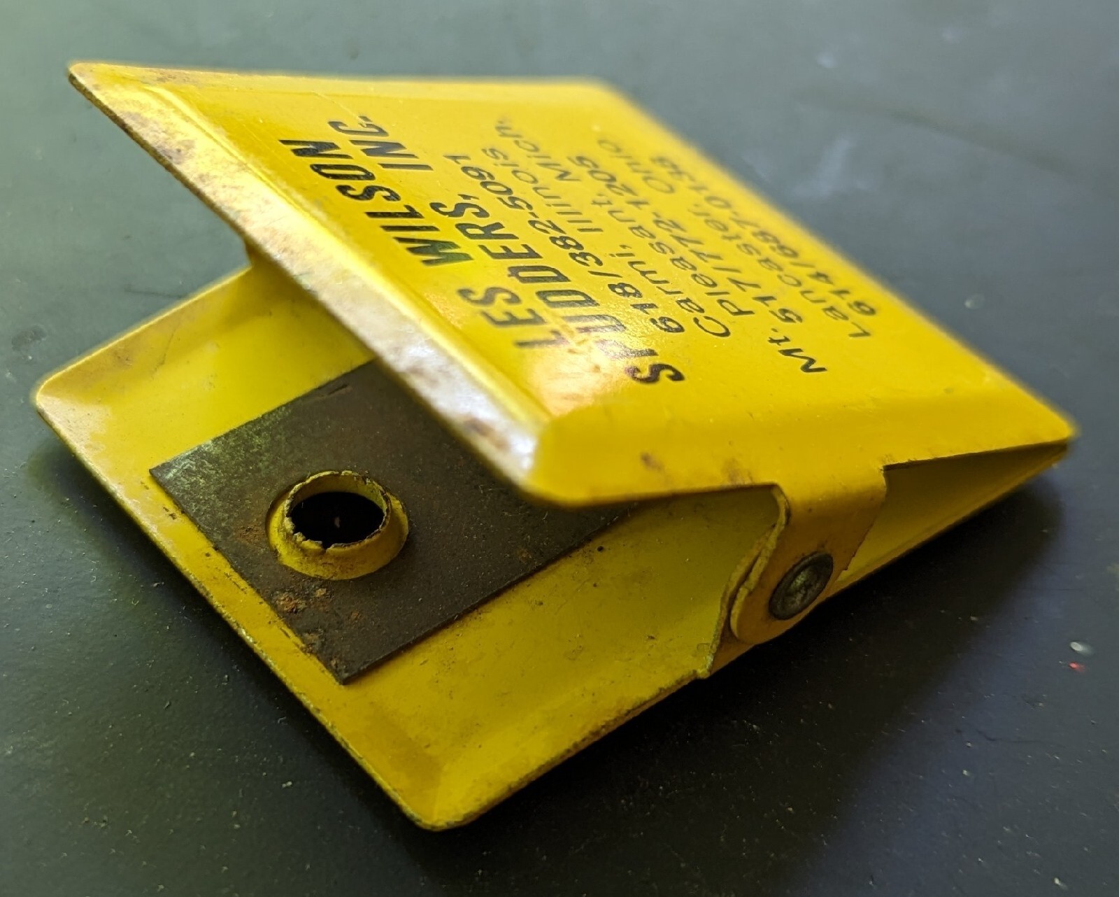 Vintage Les Wilson Spudders Inc. Advertising Refrigerator Metal Clip, Illinois