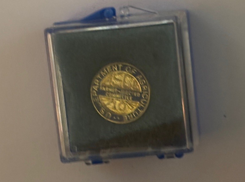 U. S. Department Of Agriculture 10 Yrs Farmer Elected Committee 5/8” Lapel Pin